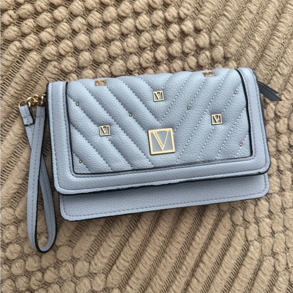 Victoria's Secret Light Gray Quilted Wristlet - Picture 1 of 3